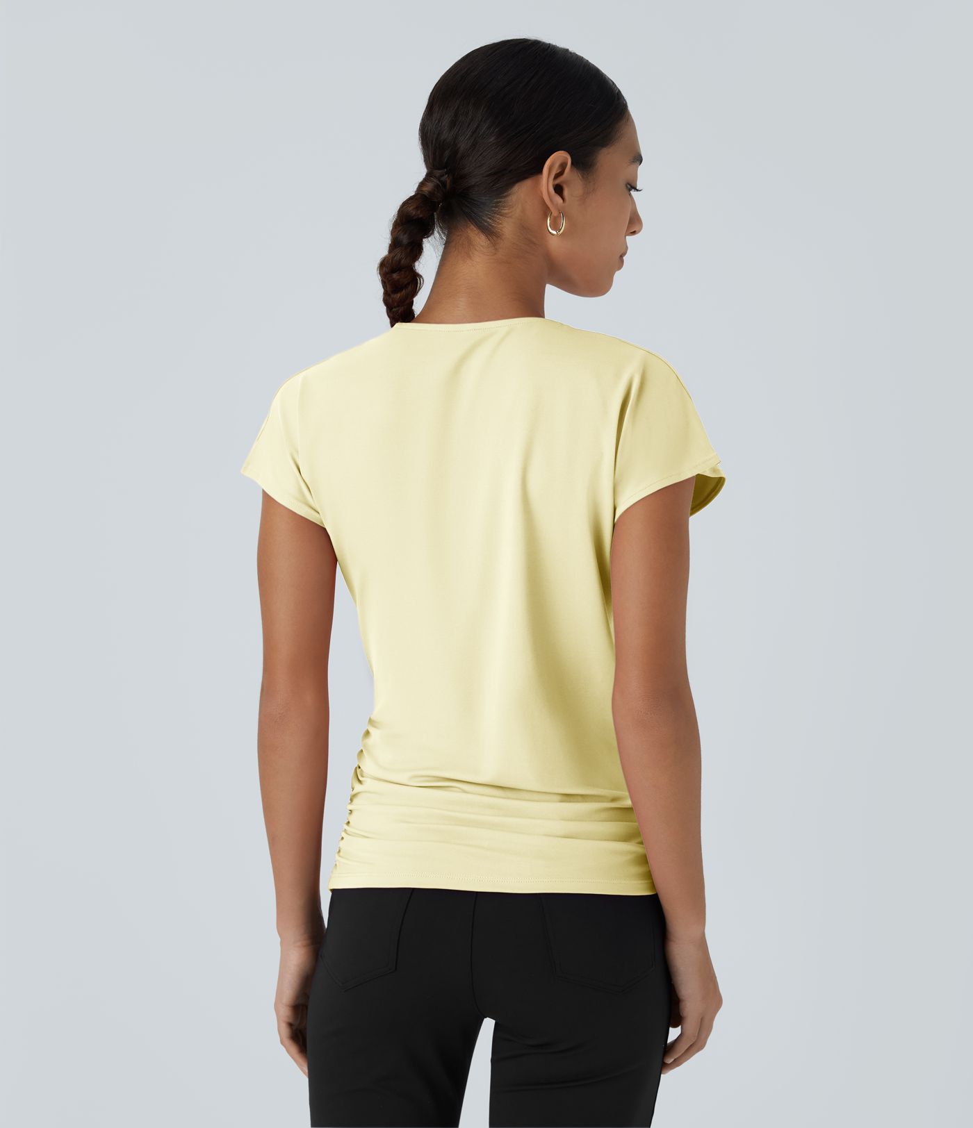 V-hals werkblouse met korte mouwen, overslag, gerimpeld, effen