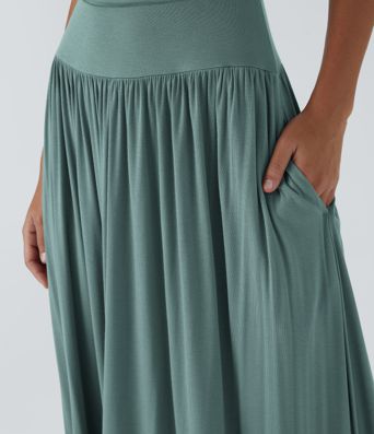 Ribbet maxikjole med bådudskæring, asymmetrisk rem, rynkning og lomme, løs hverdagskjole