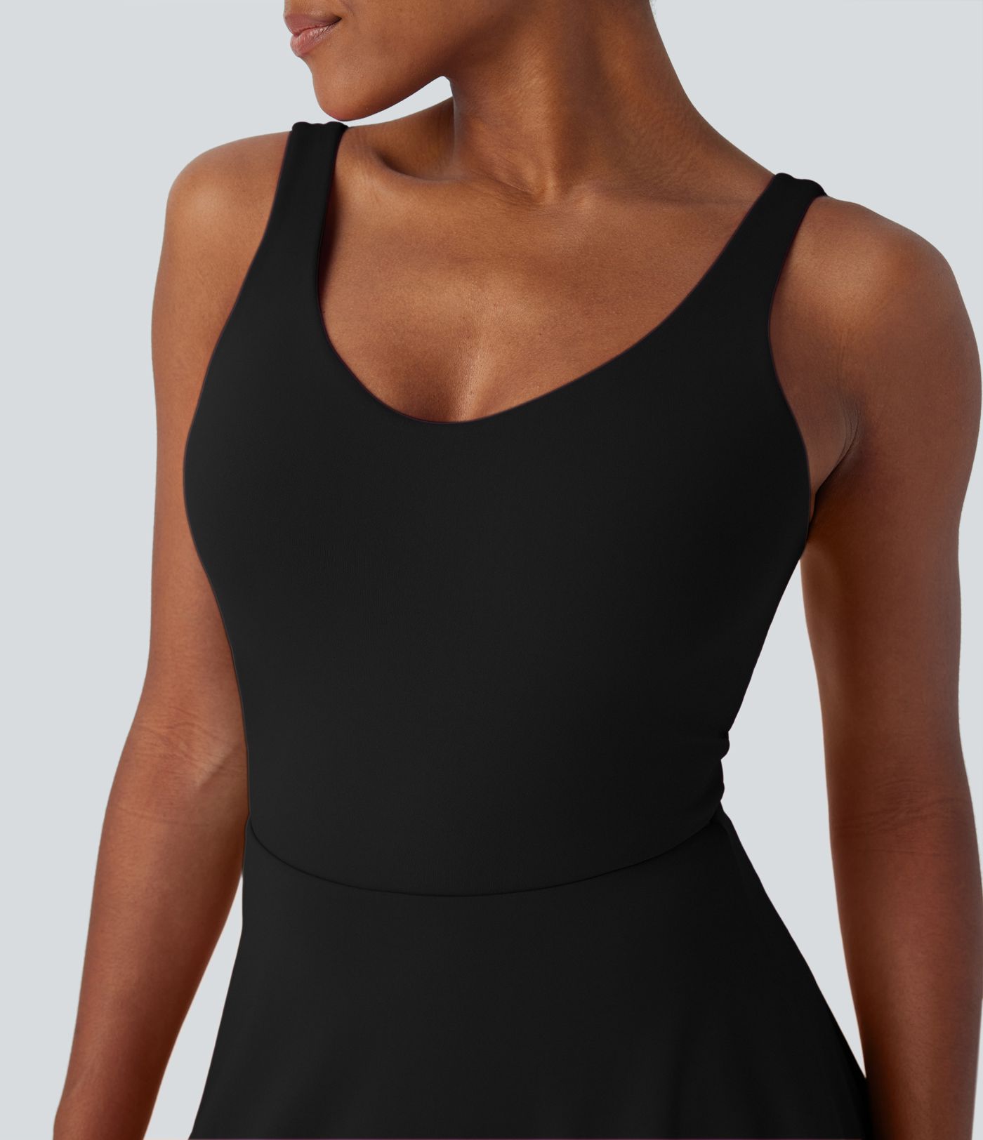 Softlyzero™ QuickDry - Ausgestelltes, gedrehtes, rückenfreies 2-in-1 Tennis-Aktivkleid mit Seitentasche und Cut-Out