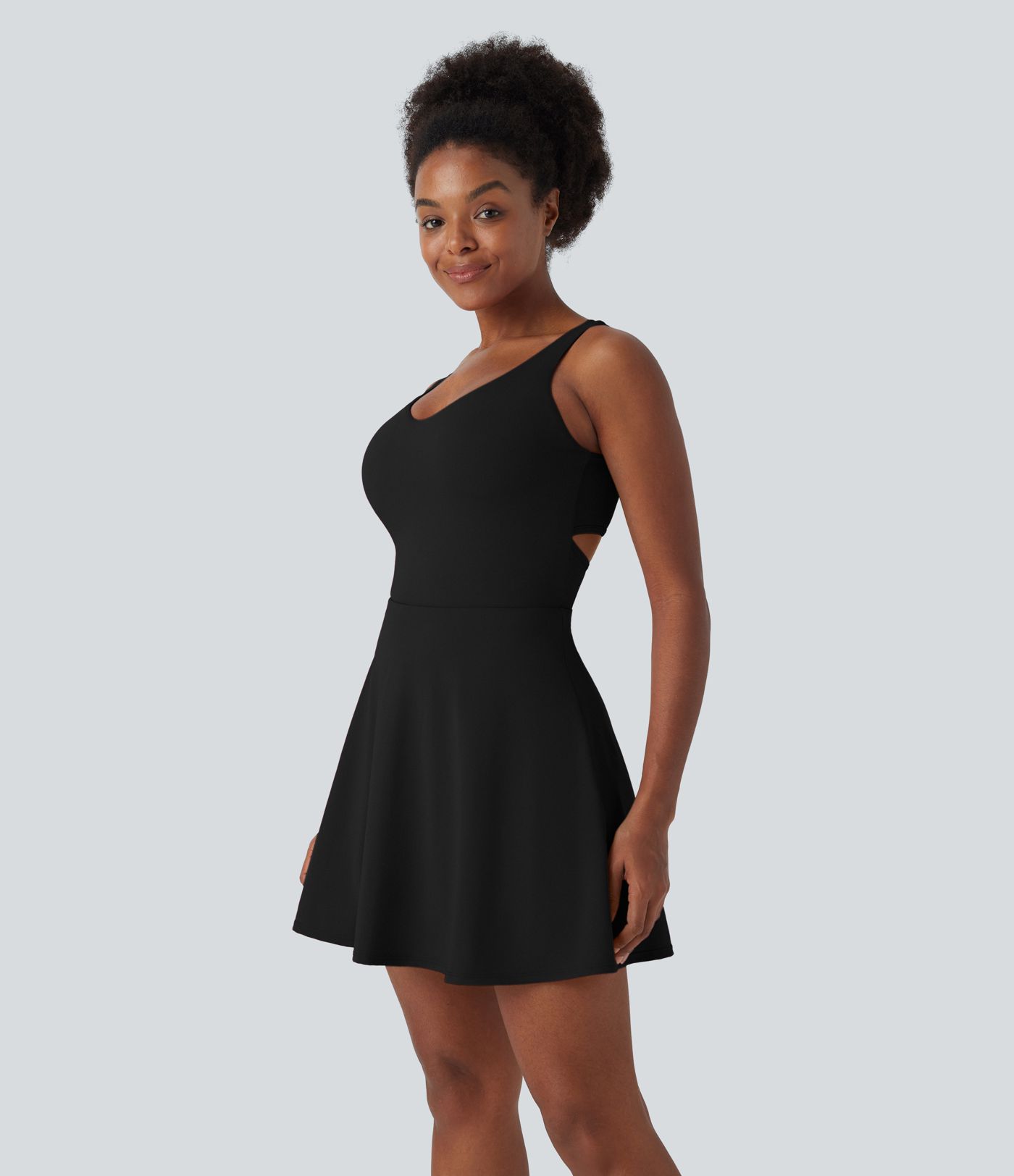 Softlyzero™ QuickDry - Ausgestelltes, gedrehtes, rückenfreies 2-in-1 Tennis-Aktivkleid mit Seitentasche und Cut-Out