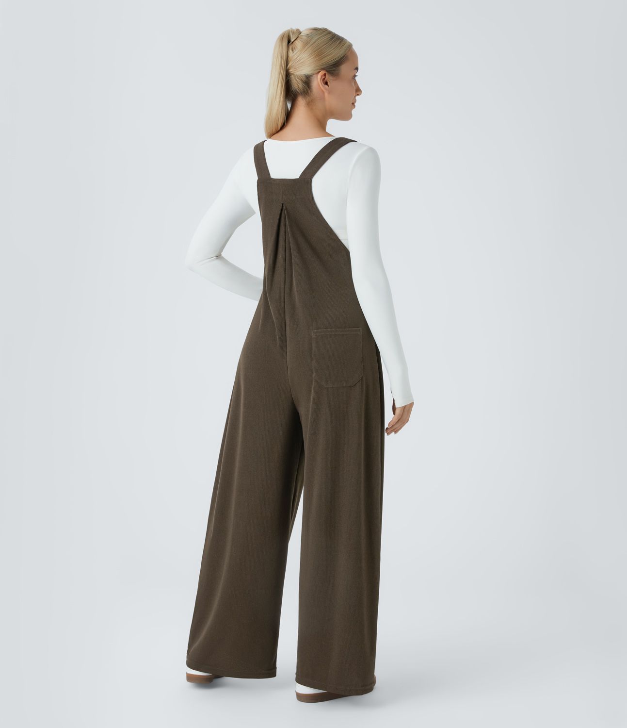Ribbed bib Adjustable straps Multiple pockets Pleated casual overall