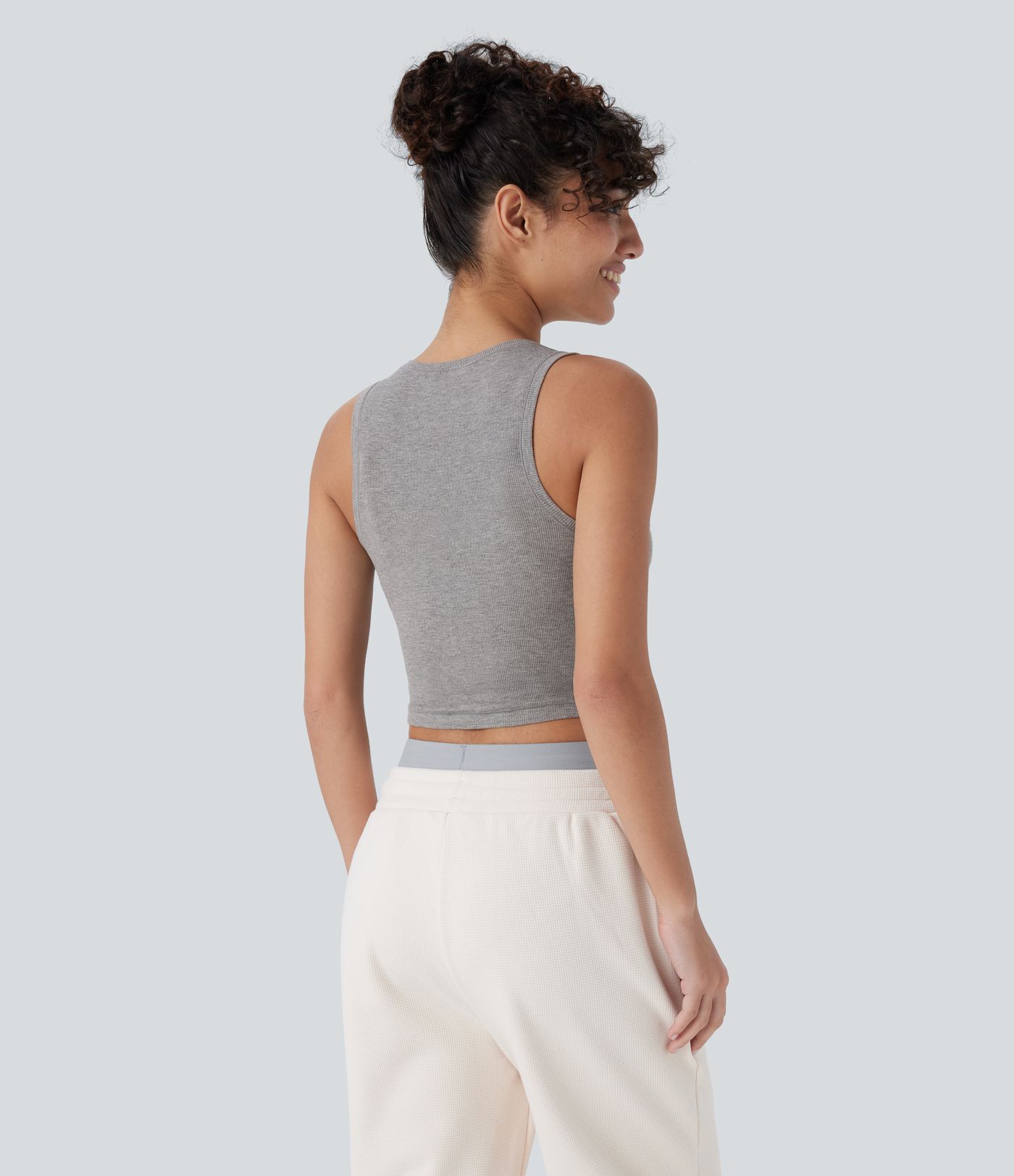 Hautfreundliches, hochelastisches, geripptes Strick-Lounge-Tanktop mit U-Ausschnitt und schmalem Schnitt