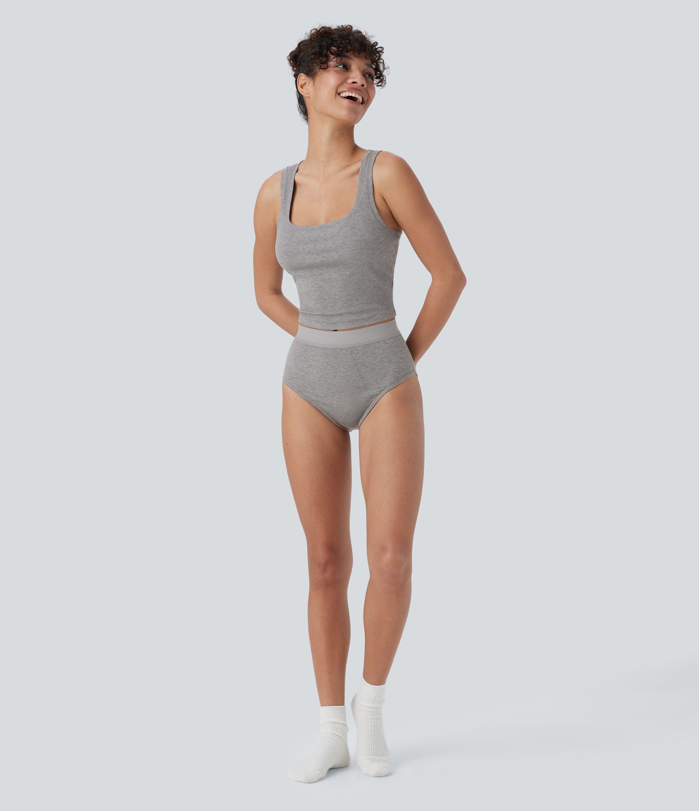 Hautfreundliches, hochelastisches, geripptes Strick-Lounge-Tanktop mit U-Ausschnitt und schmalem Schnitt