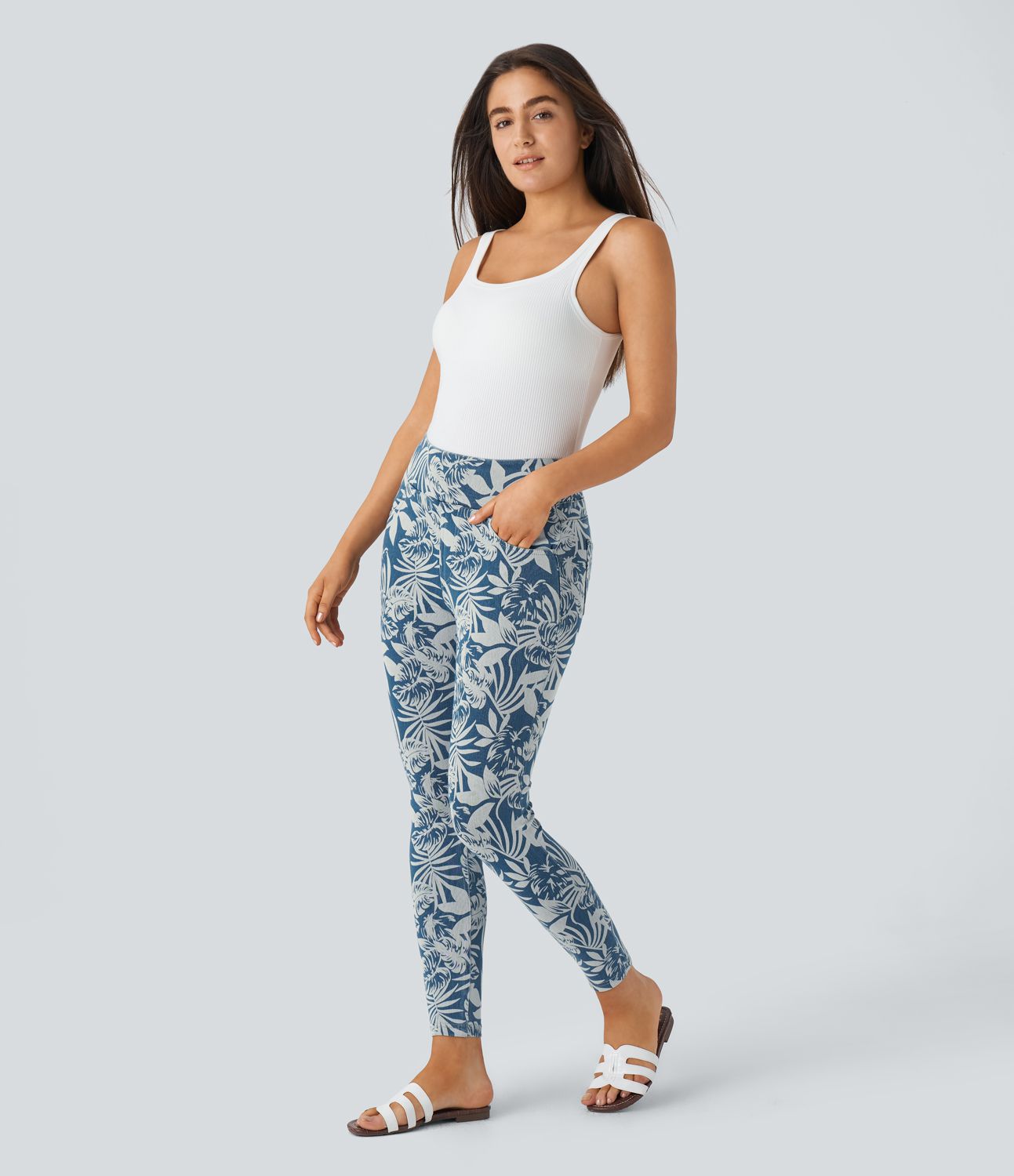Halara Flex™ Freizeit-Leggings aus elastischem Strick-Denim mit hohem Bund, mehreren Taschen und Blumendruck in 7/8-Länge