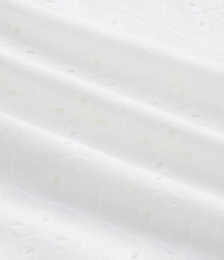 Top corto cuello V lazo delantera manga corta bordado ojal