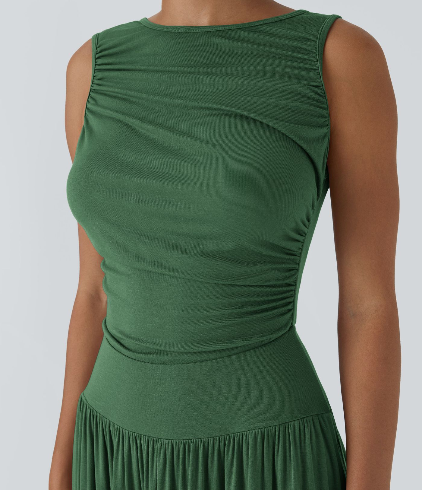 Robe longue décontractée à encolure bateau, bretelles asymétriques, côtés froncés et poches