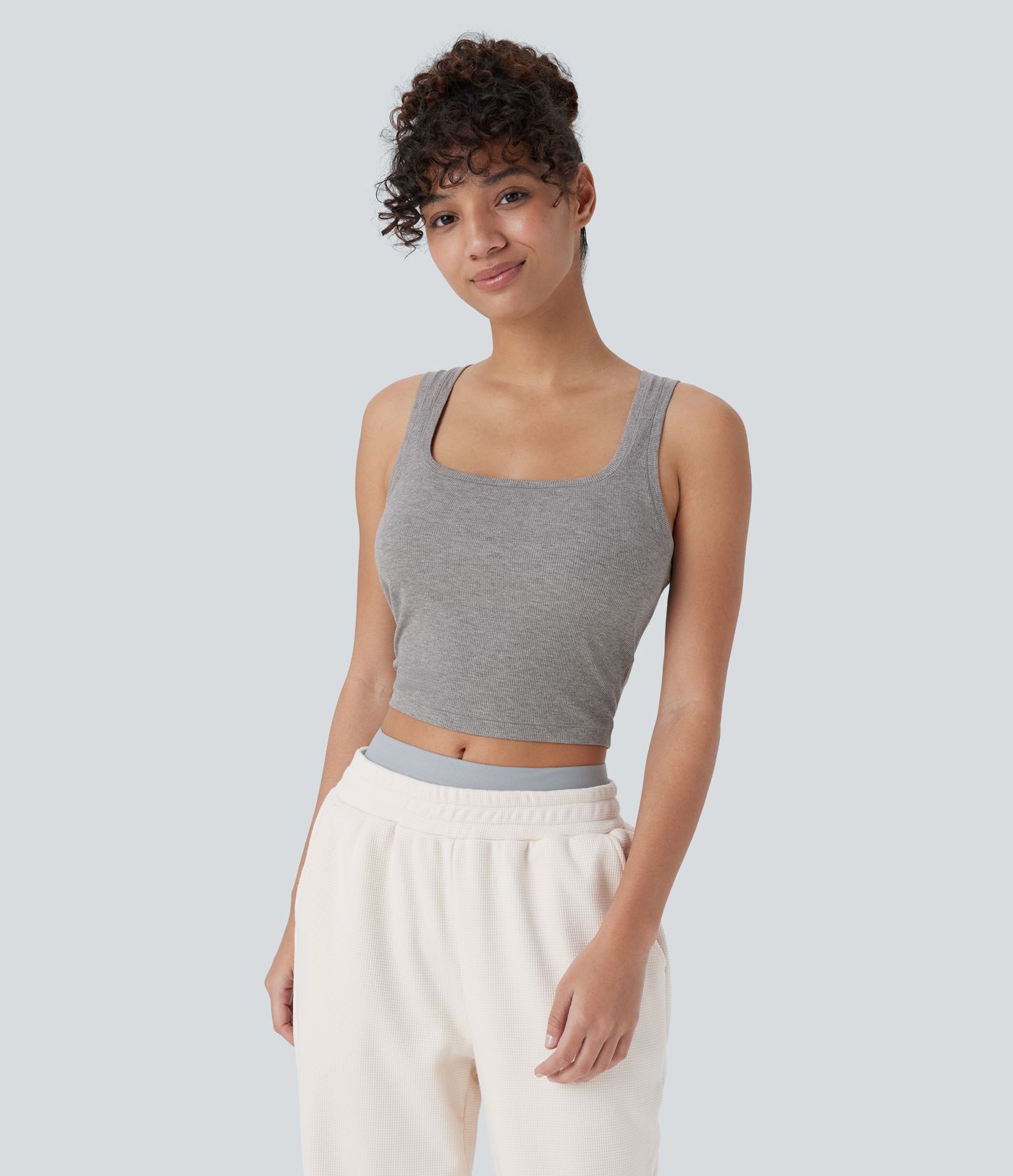 Hautfreundliches, hochelastisches, geripptes Strick-Lounge-Tanktop mit U-Ausschnitt und schmalem Schnitt