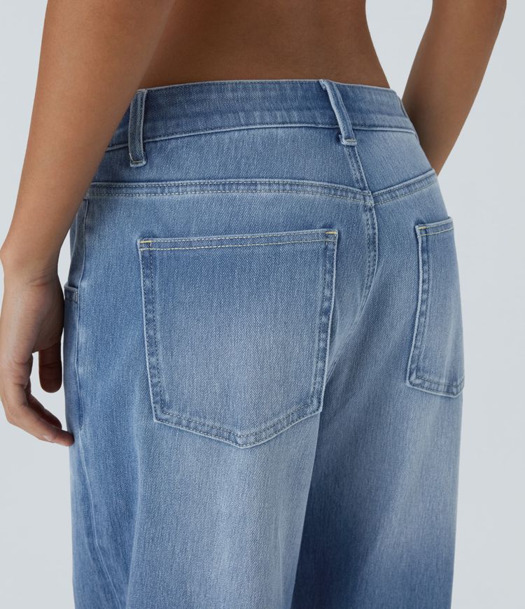Jean boyfriend décontracté Halara Flex™ taille basse en jersey délavé extensible avec boutons, multi-poches et revers