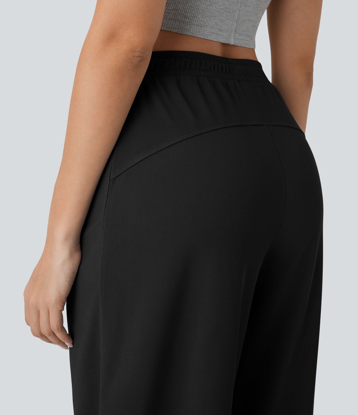 Højtaljede, rette bukser med lommer, mikrowaffle-struktur og afslappet pasform