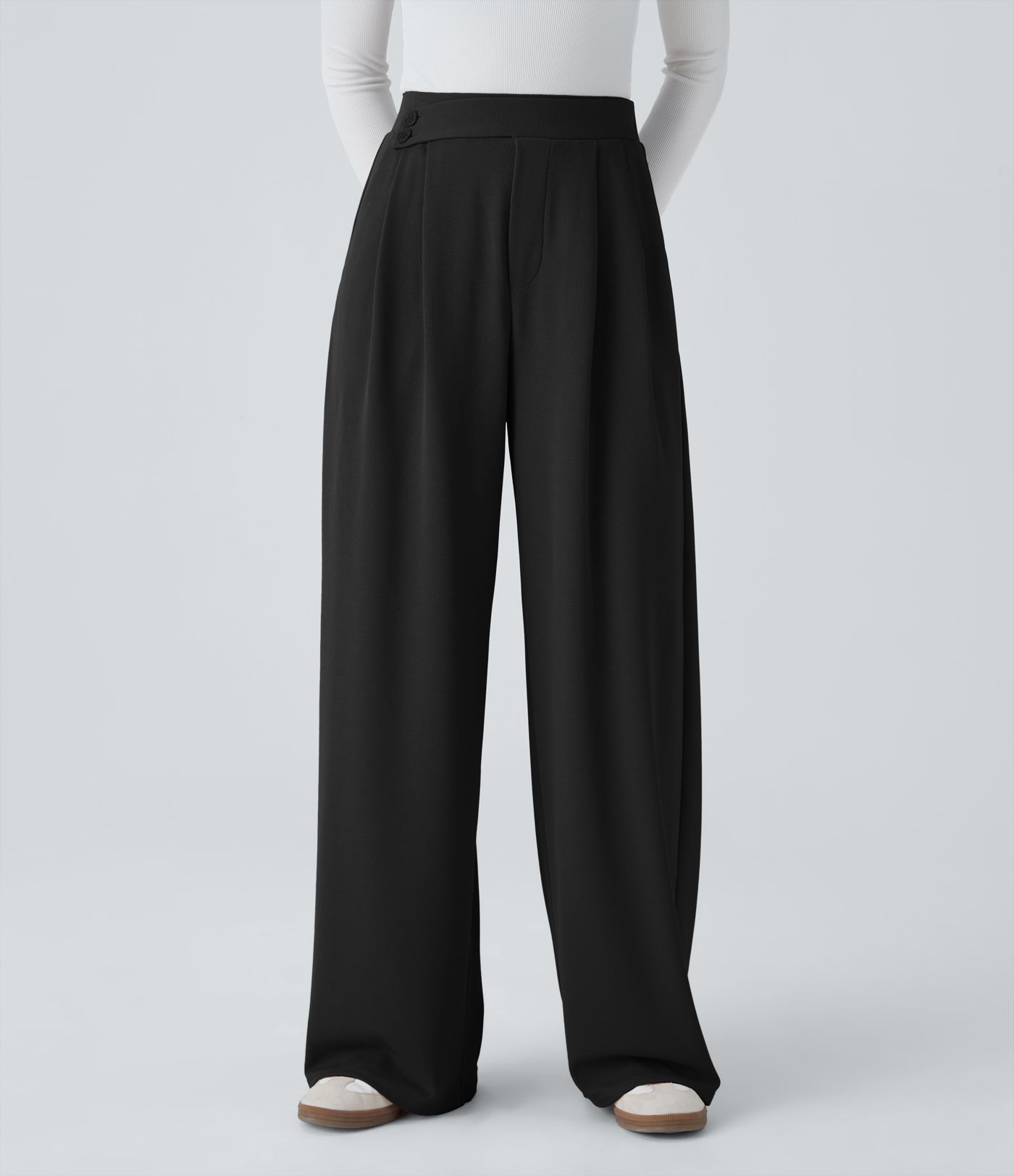 Pantalón tiro alto botón bolsillo lateral plisado pierna ancha