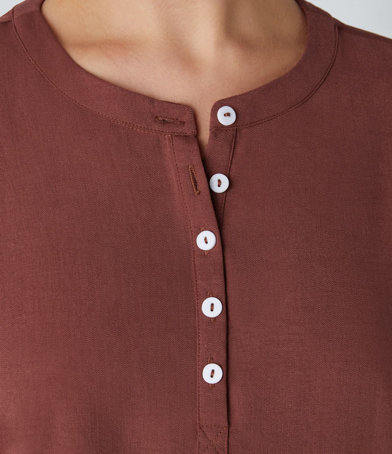 HENRY NECK HI-LOW CURVE BOTTOM CASUAL LINEN FEEL BLOUSE