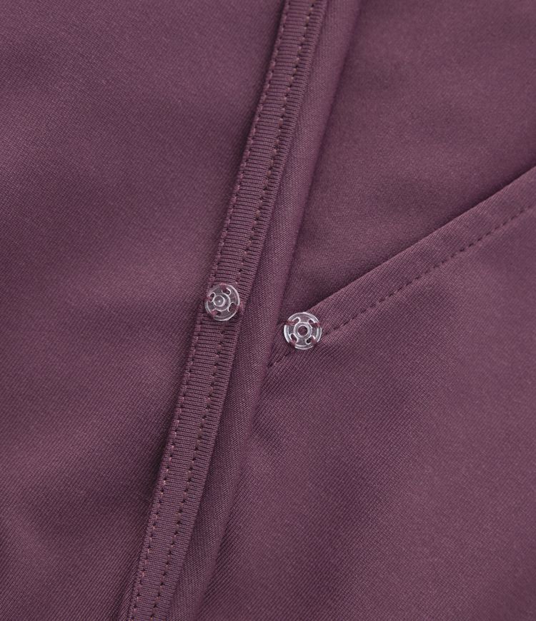 Fließendes, drapiertes Urlaubs-Midikleid mit V-Ausschnitt, kurzen Ärmeln und Schlitz