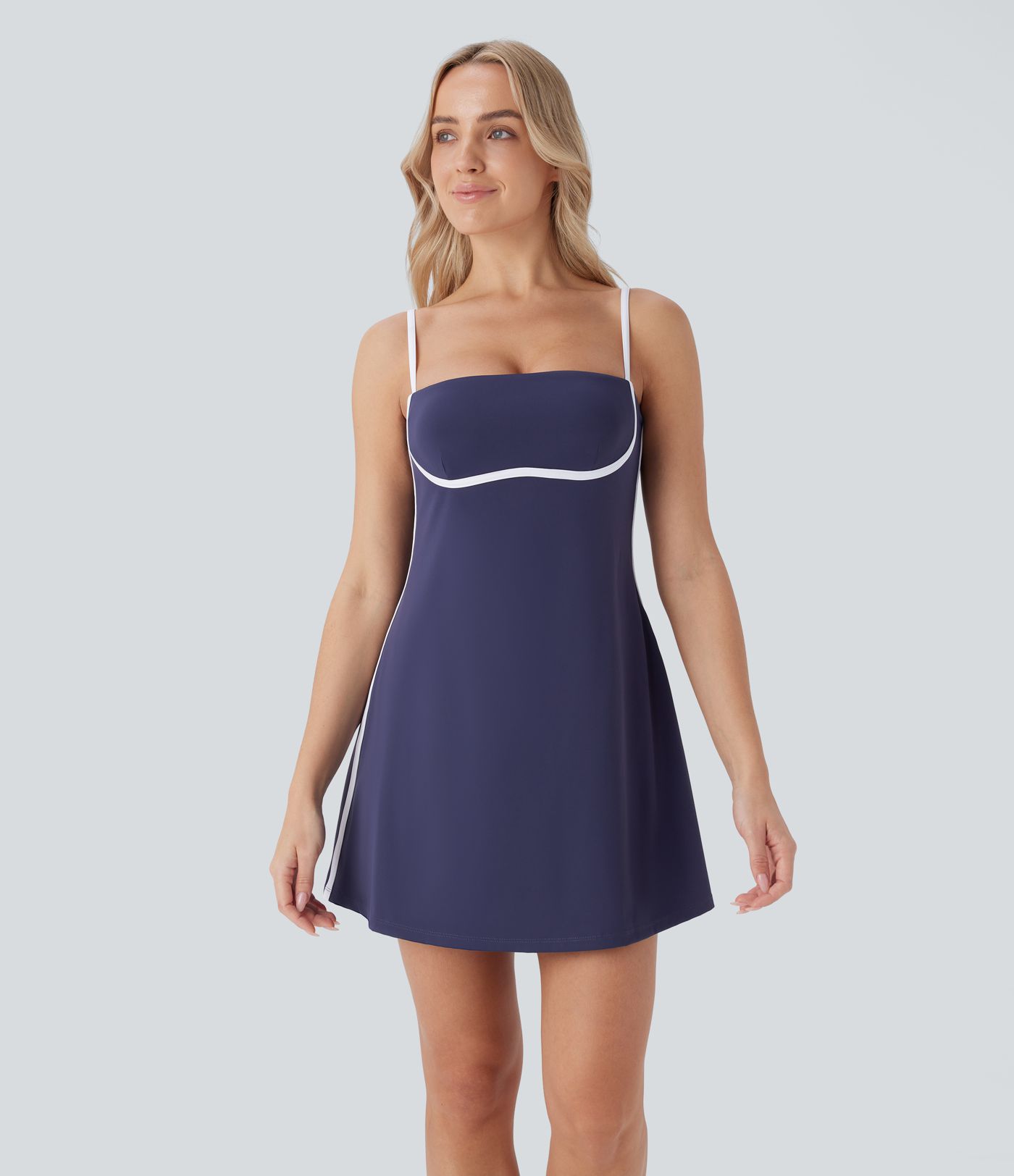 Softlyzero™ QuickDry - 2-in-1 Yoga-Mini-Aktivkleid mit verstellbaren Trägern, Seitentaschen und Farbblock - Easy Peezy Edition