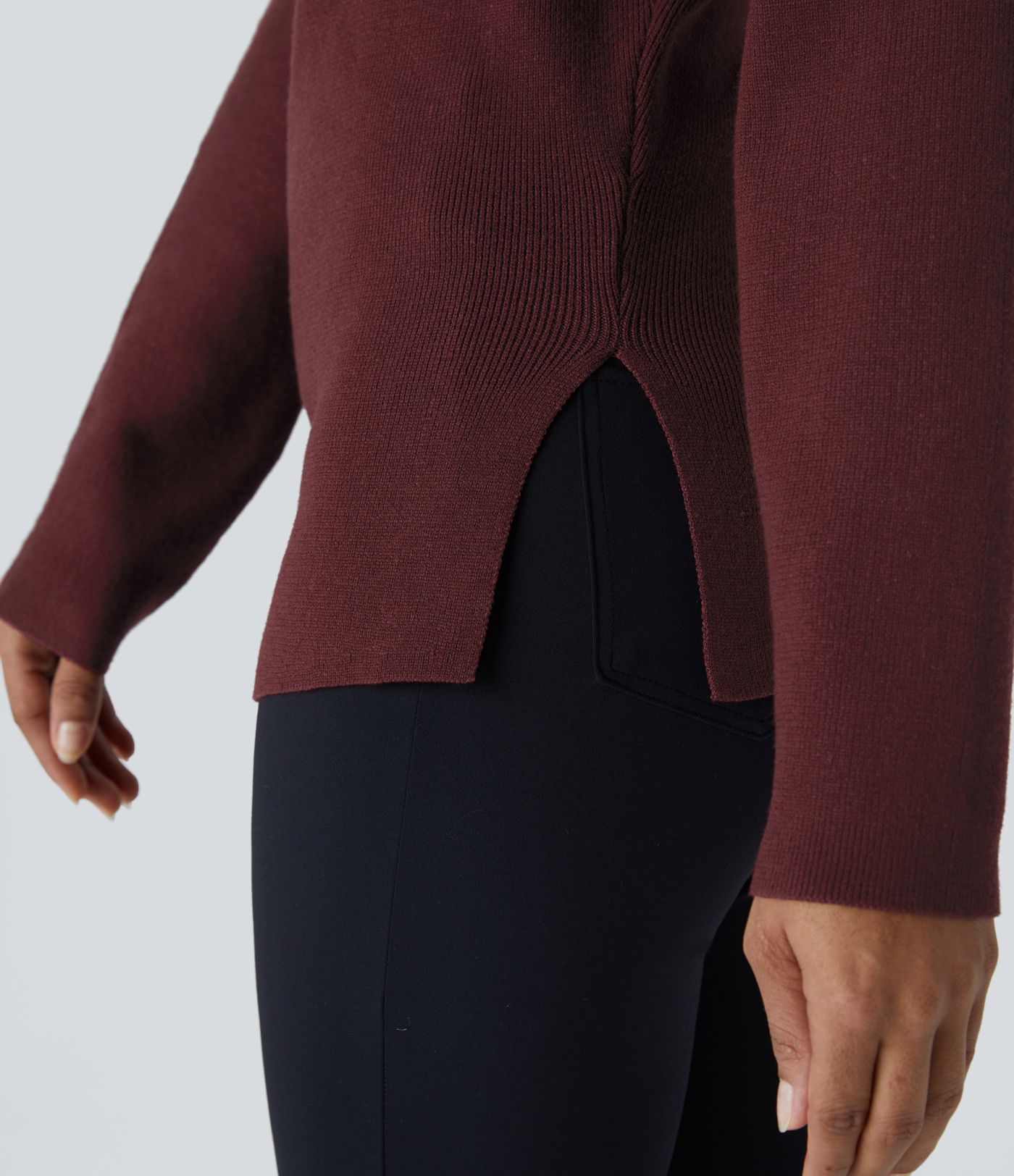 Schulterfreier, langärmliger Pullover mit Schlitz