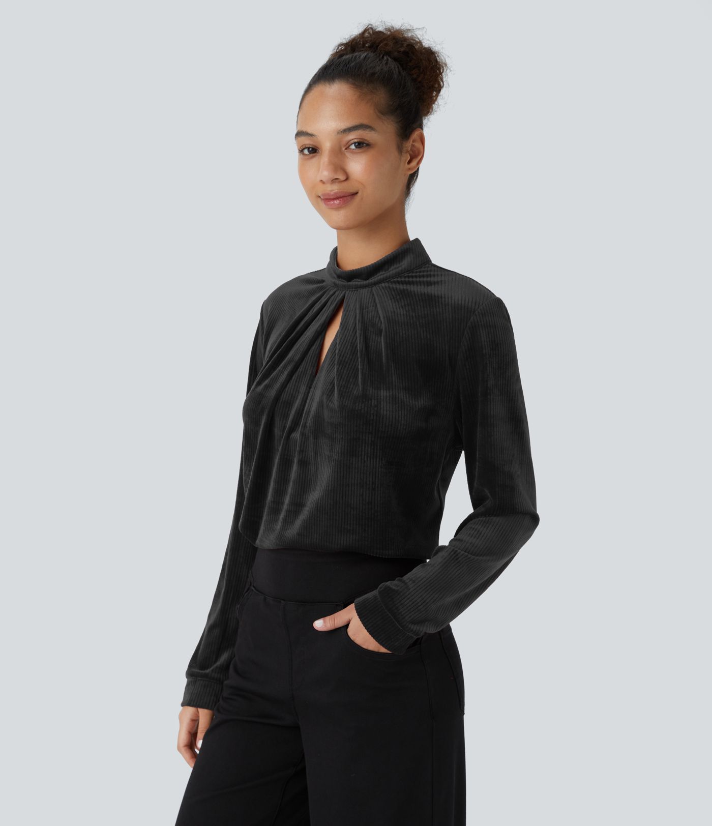 Blouse décontractée côtelée en velours avec col montant, plis, découpes et boutons à manches longues