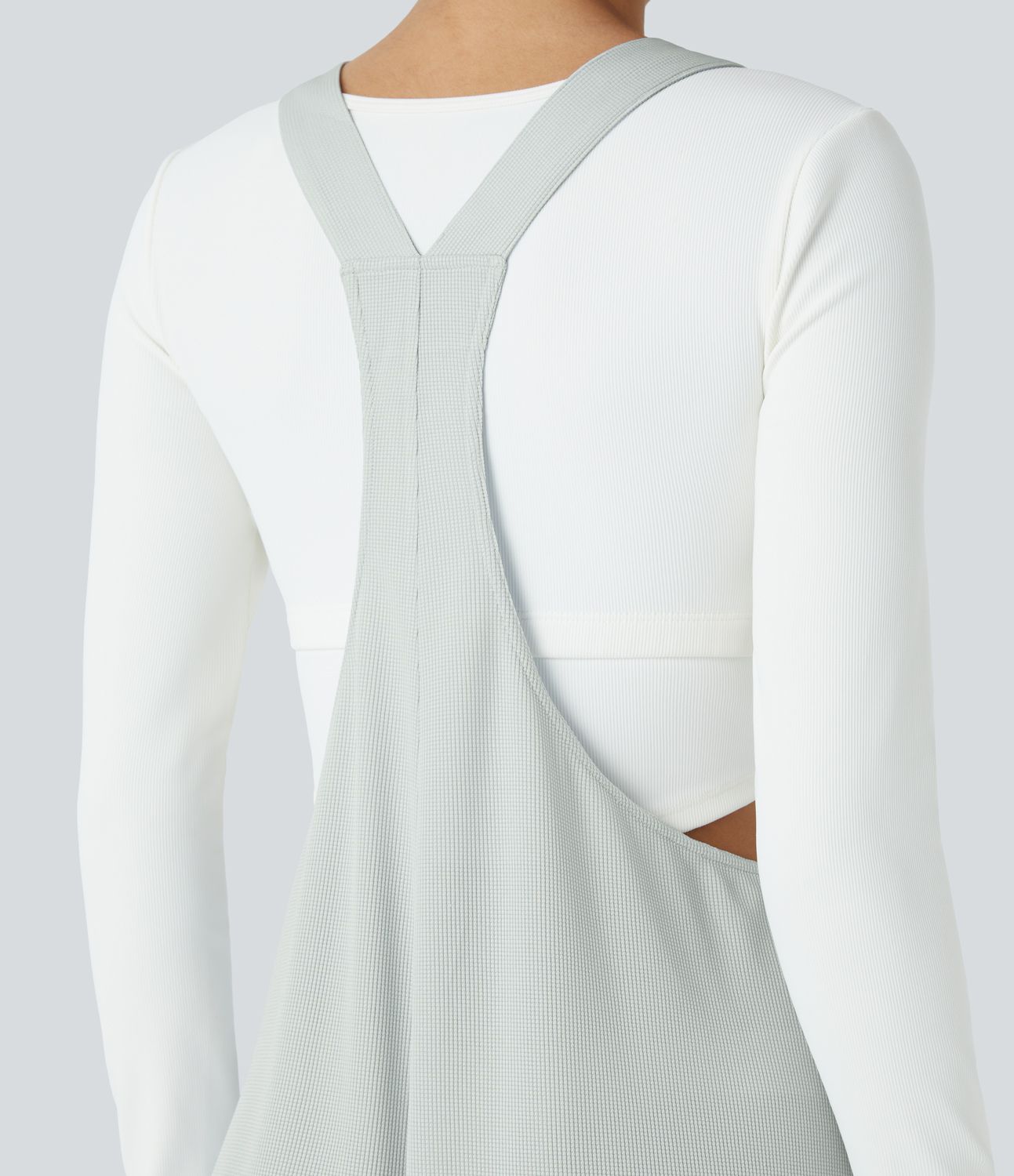 Adjustable straps, side pockets, pleats, wide waffle casual overall with buttons