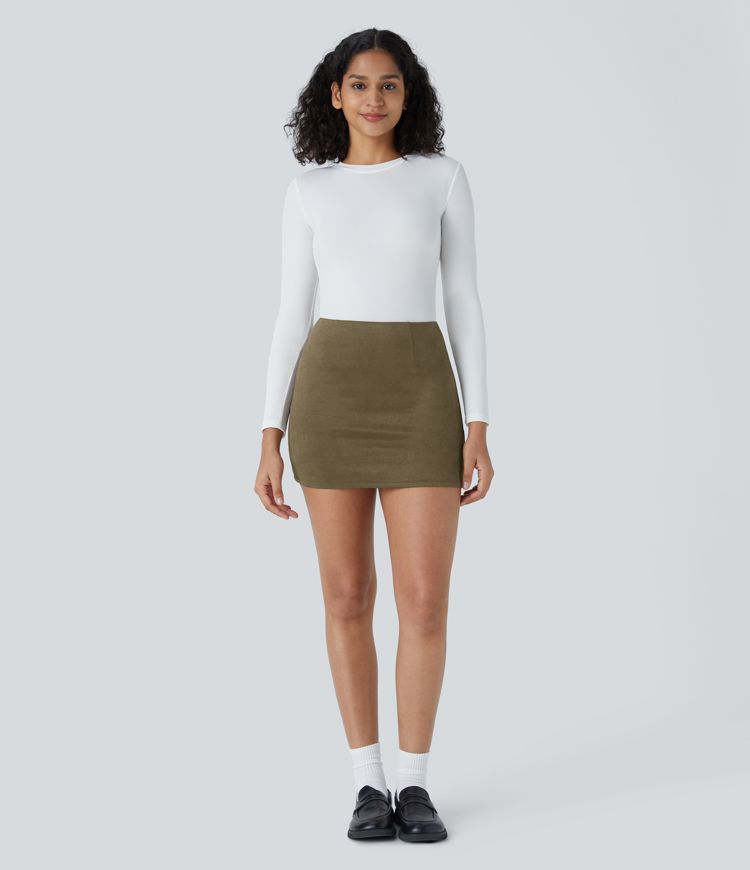 Figurbetonter 2-in-1 Minirock aus Wildleder mit hohem Bund