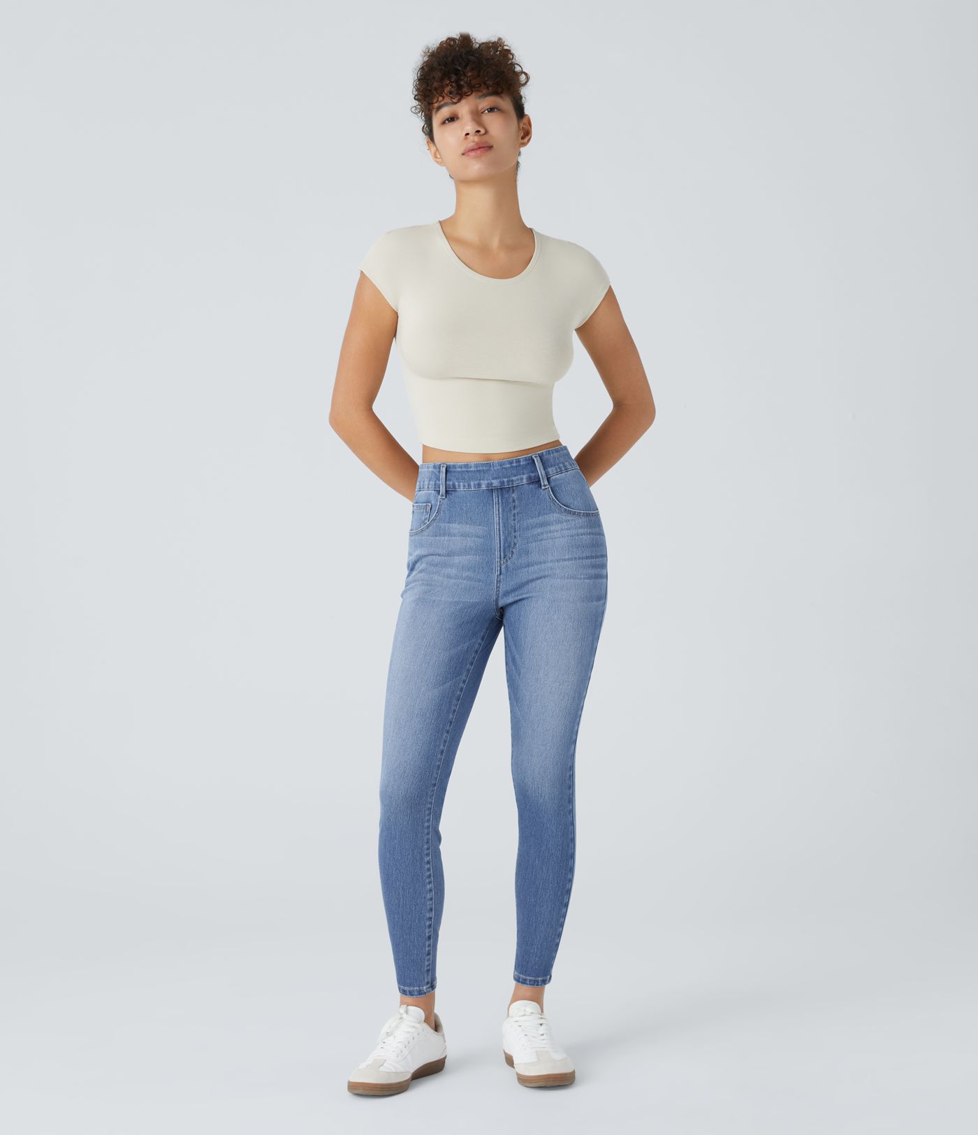 Jean skinny décontracté HalaraFlex™ à taille moyenne, poches multiples et tissu extensible