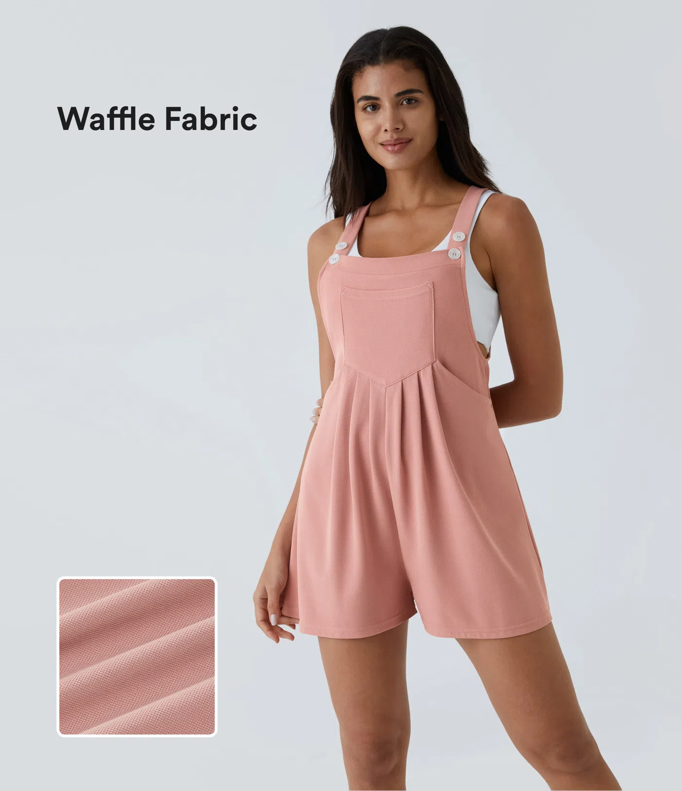 Kurze Latzhose mit verstellbarem Riemen und Knöpfen, kurzer Jumpsuit mit mehreren Taschen und Waffelmuster