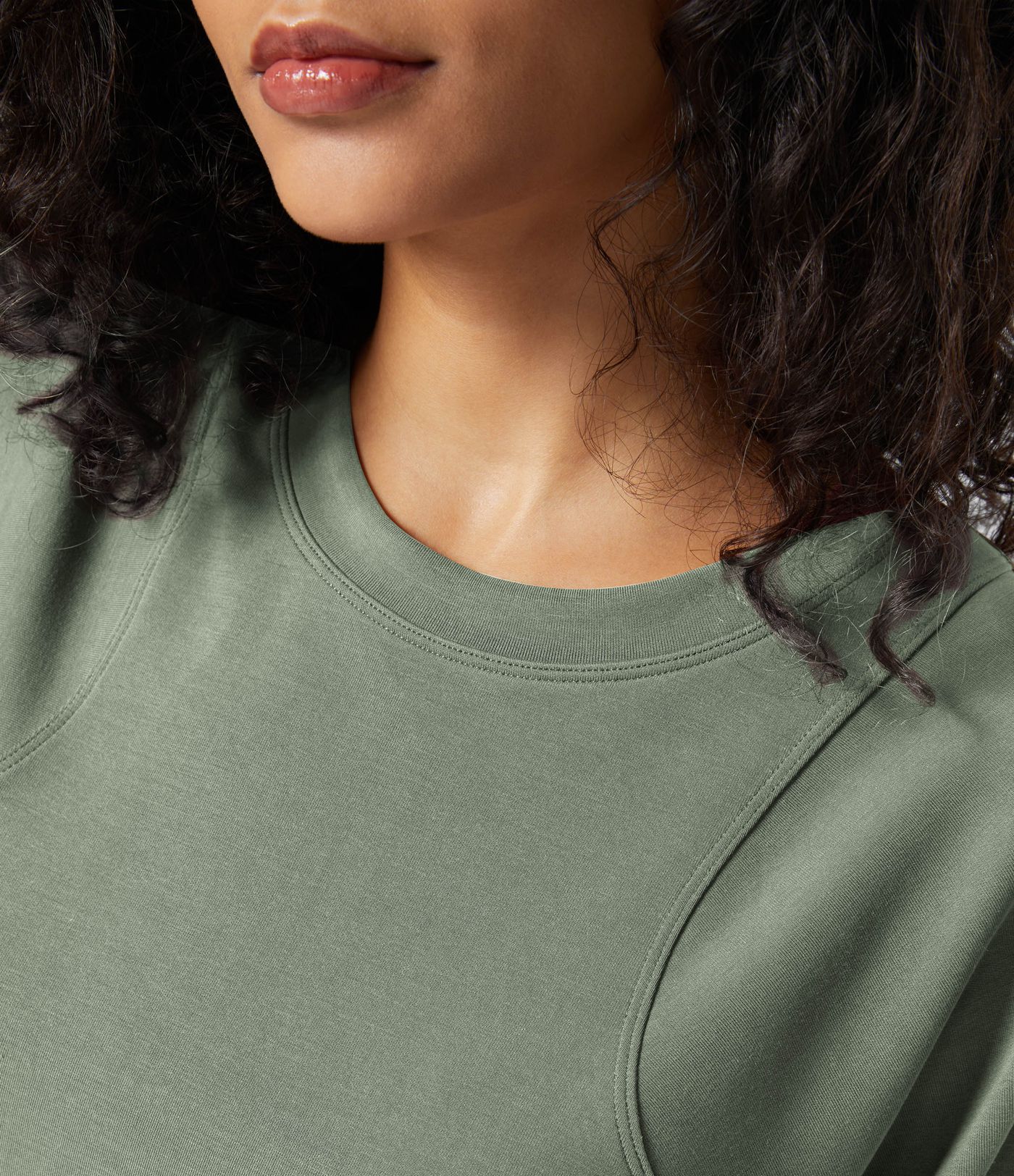 SpacerTek™ Round Neck Raglan Sleeve Solid Casual Sweatshirt