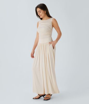 Casual maxi dress with boat neckline, asymmetrical straps, gathered sides and pockets