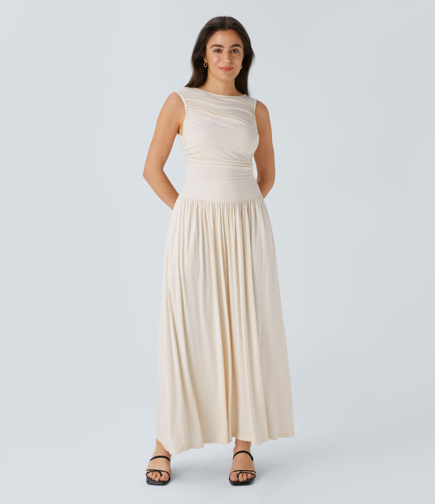Casual maxi dress with boat neckline, asymmetrical straps, gathered sides and pockets