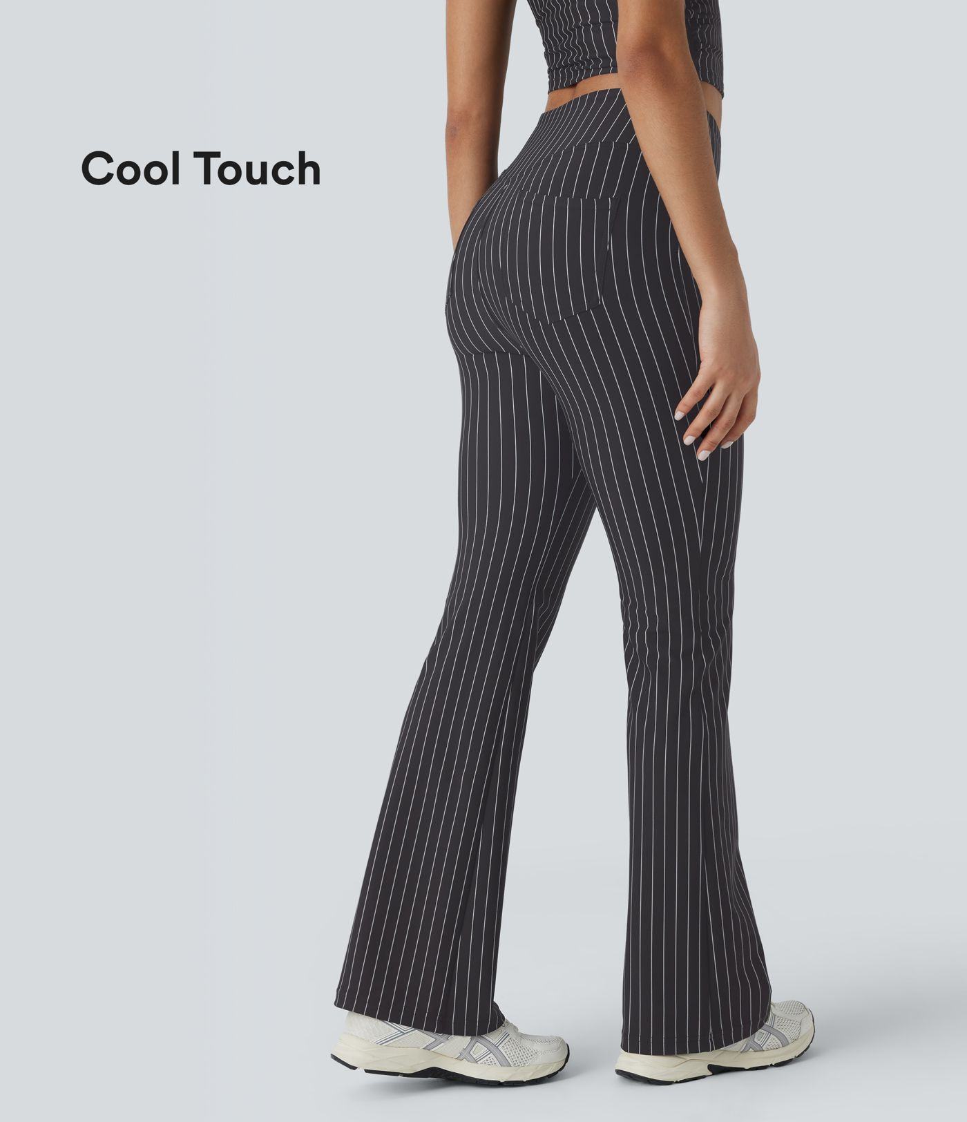 Pantalón corte acampanado tiro alto bolsillo trasero raya tacto fresco