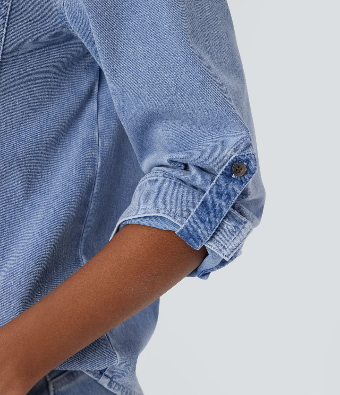 Halara Flex™ Freizeithemd aus dehnbarem Strick-Denim mit Kragen, langen Ärmeln, Brusttasche und Knopf