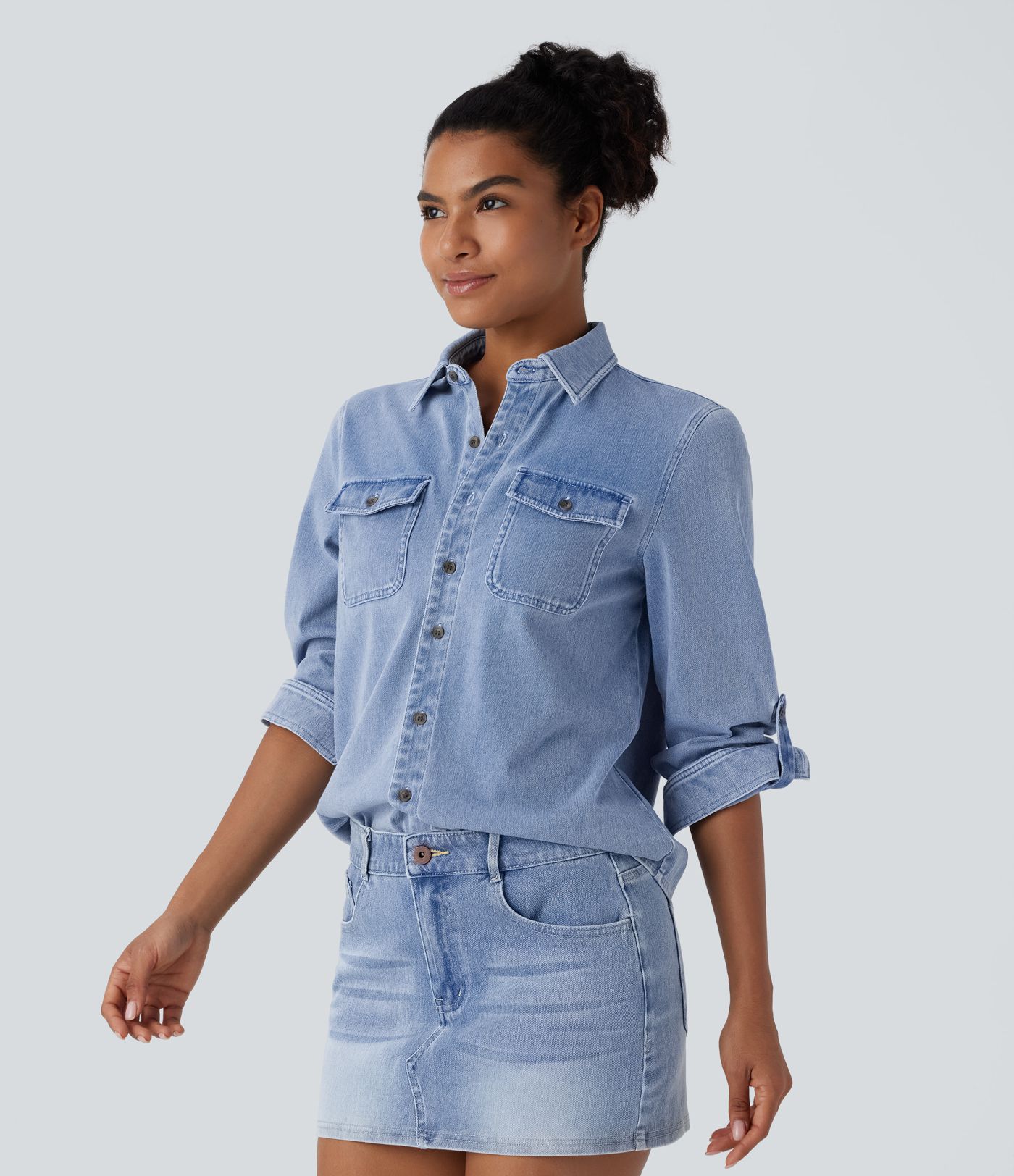 Halara Flex™ Freizeithemd aus dehnbarem Strick-Denim mit Kragen, langen Ärmeln, Brusttasche und Knopf