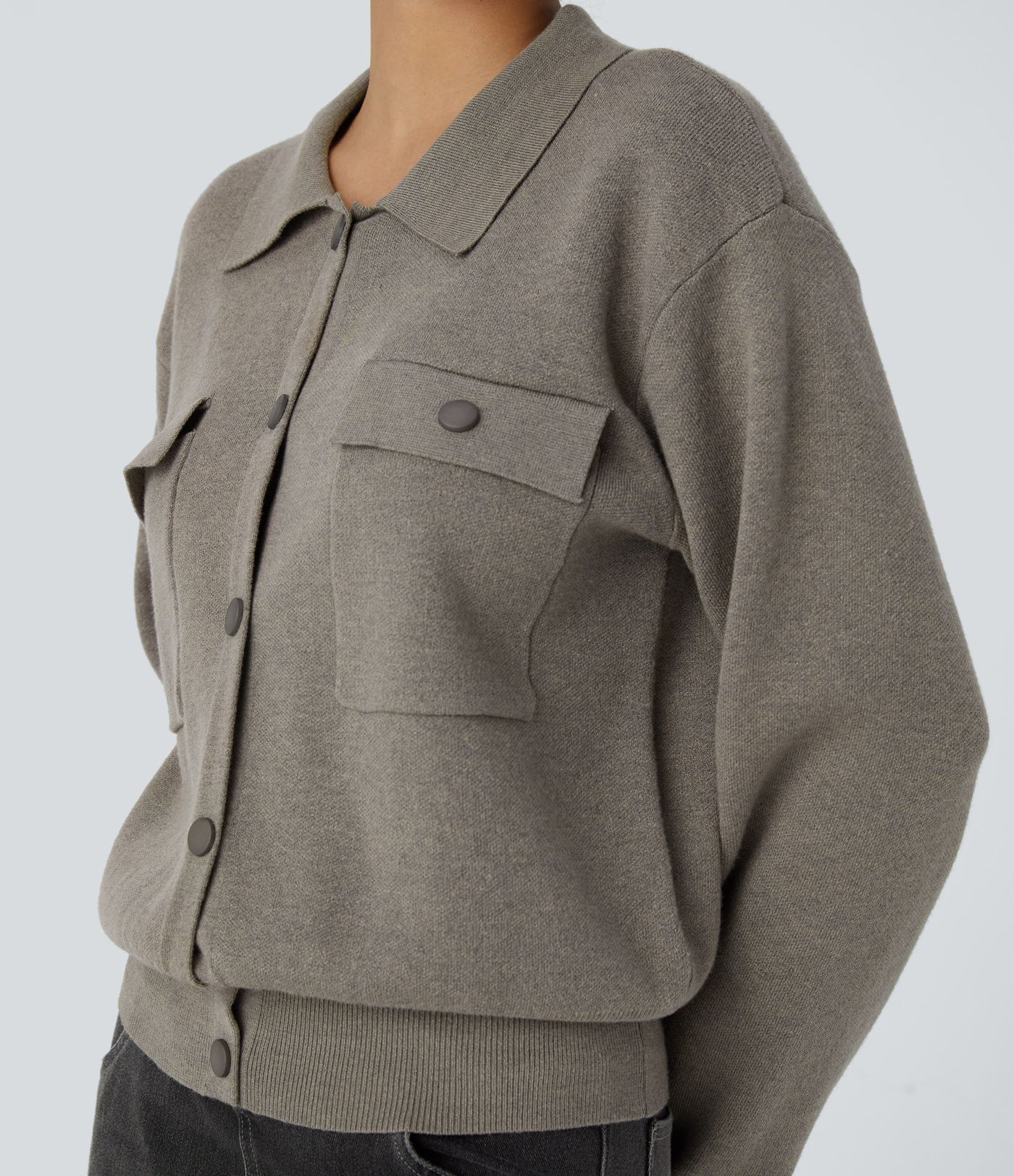 Pull décontracté à col chemise avec poches poitrine boutonnées