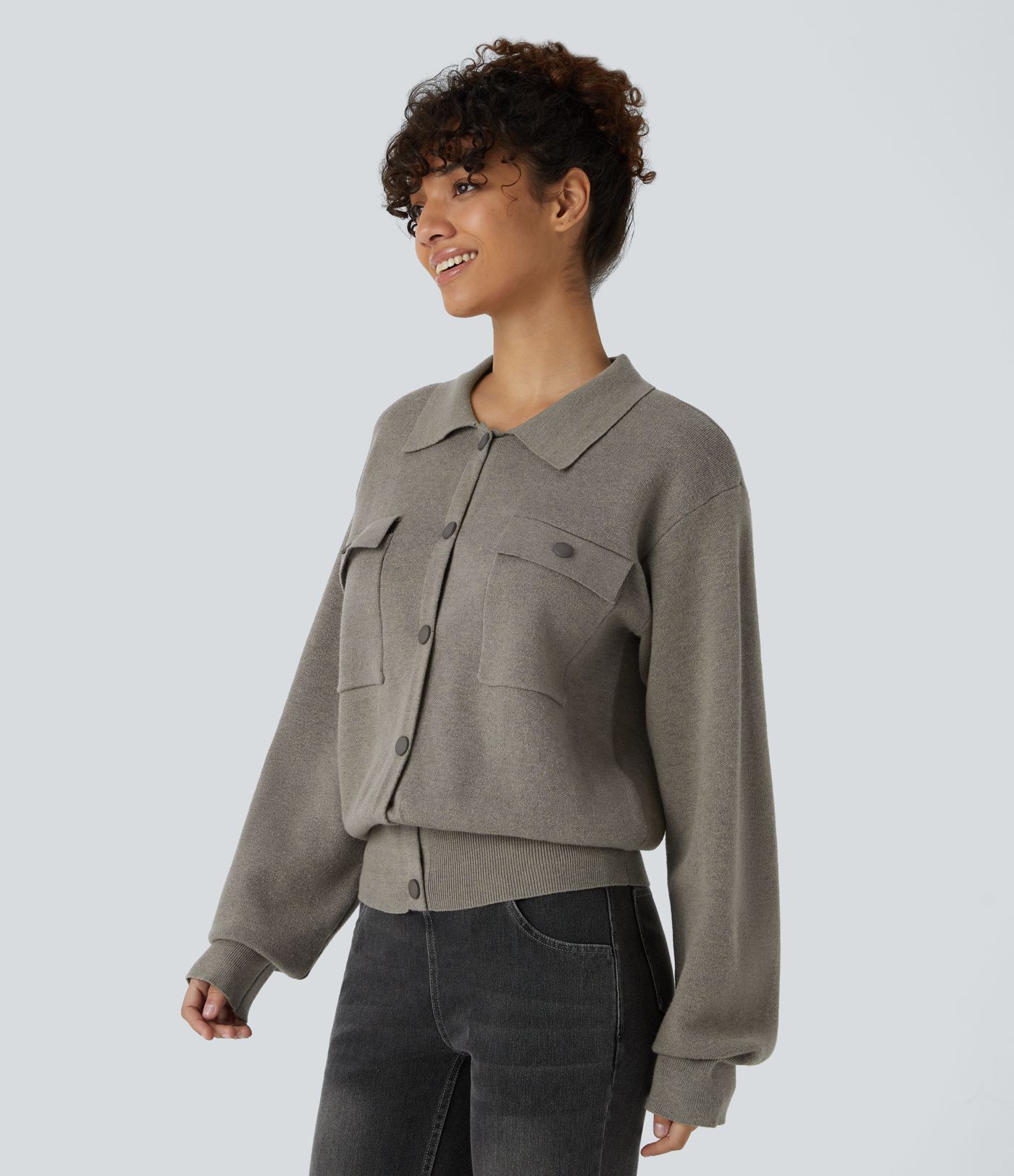 Pull décontracté à col chemise avec poches poitrine boutonnées