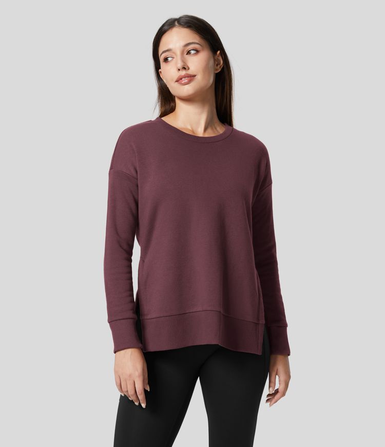 Casual cotton sweatshirt with round neck and side slit