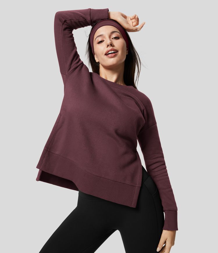Casual cotton sweatshirt with round neck and side slit