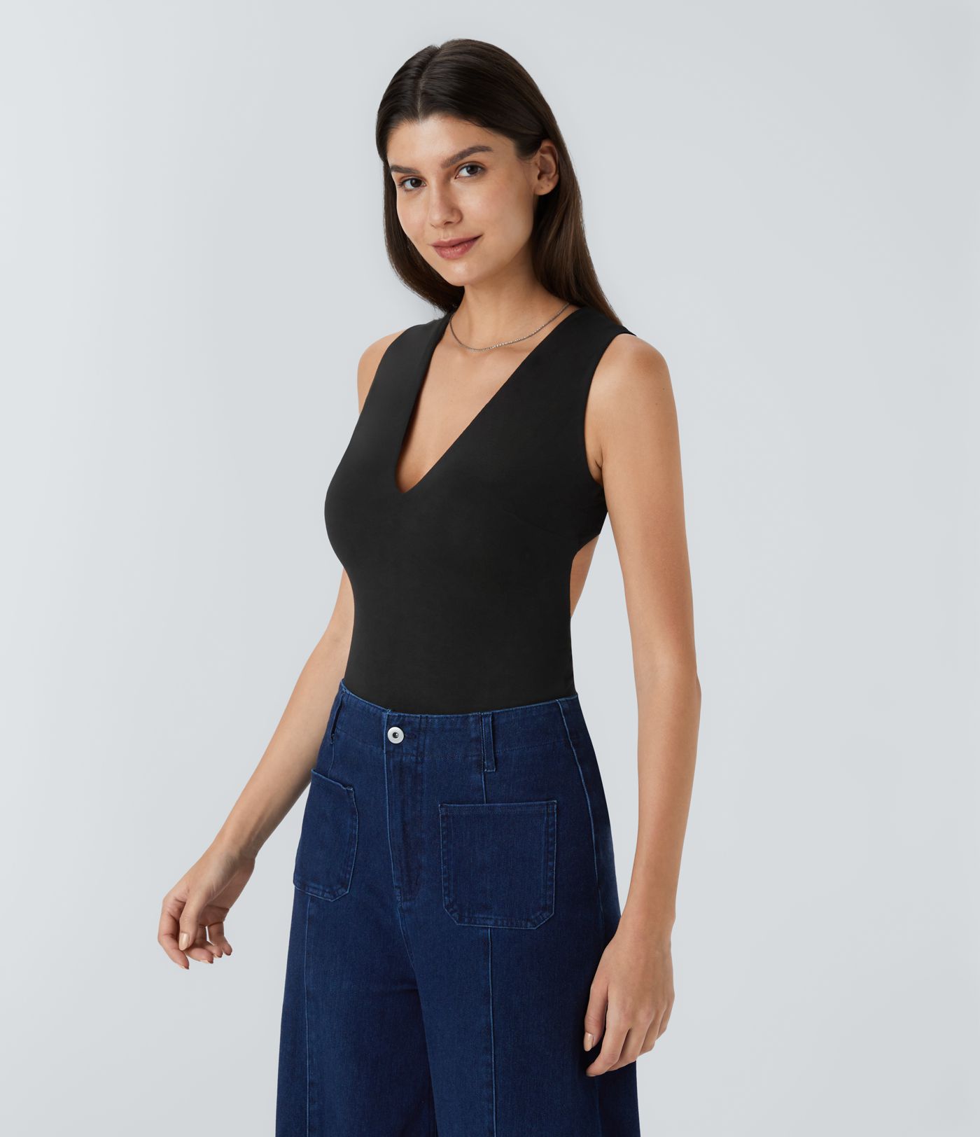 Body décolleté en V dos nu avec bretelles croisées