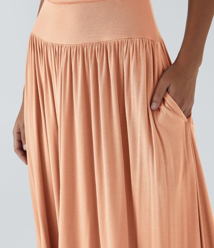 Robe longue décontractée à encolure bateau, bretelles asymétriques, côtés froncés et poches