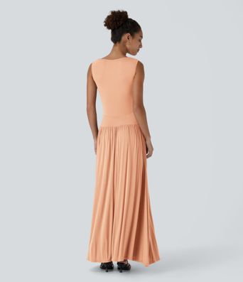 Robe longue décontractée à encolure bateau, bretelles asymétriques, côtés froncés et poches