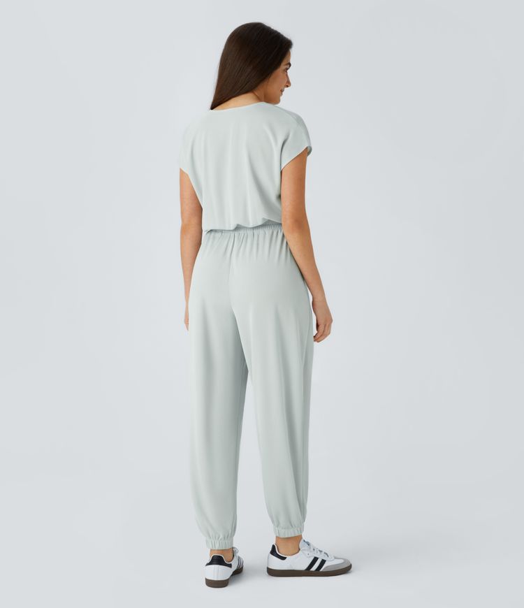 Mono jogger gofre bolsillo lateral plisado manga corta cuello V