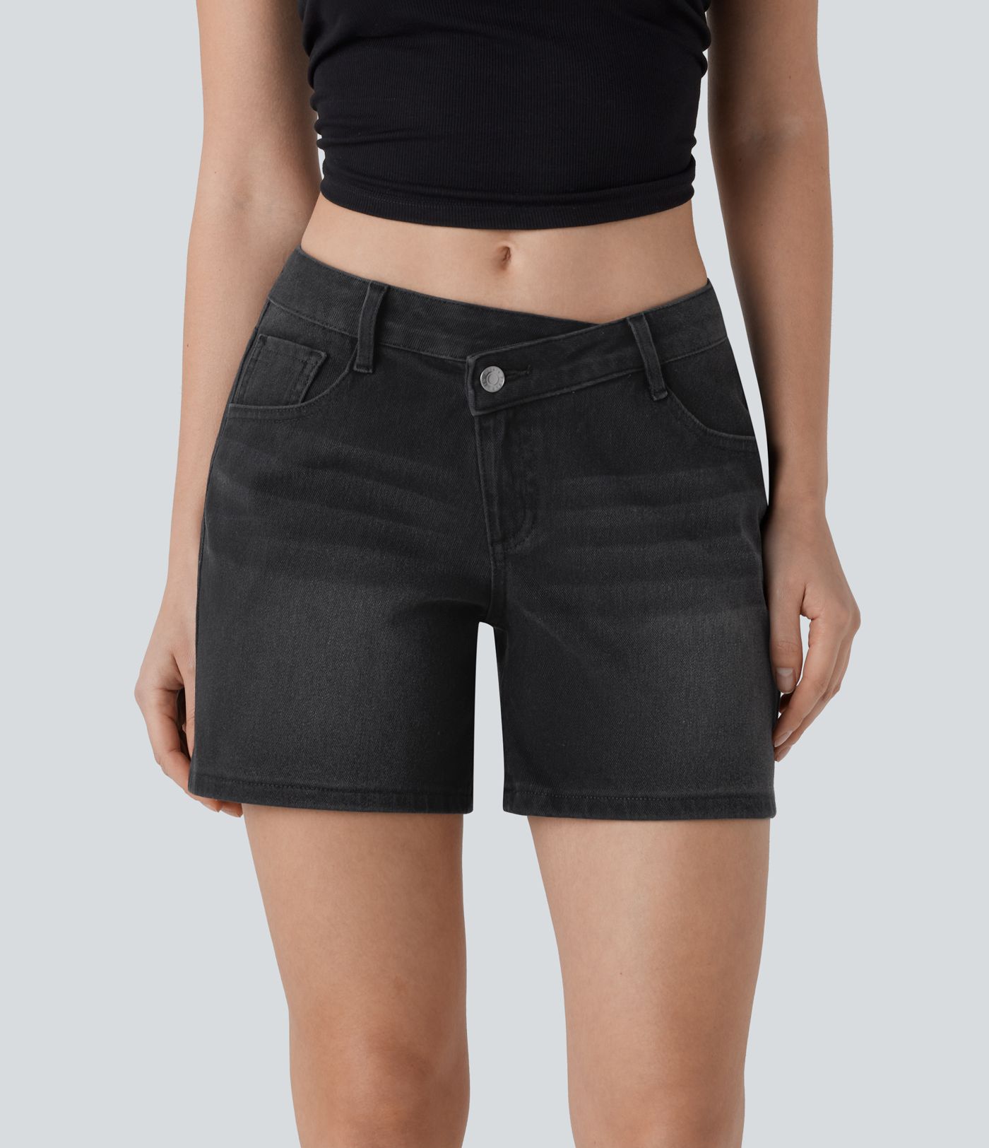 Halara Flex™ Asimetriški žemi džinsiniai laisvalaikio šortai su kišenėmis