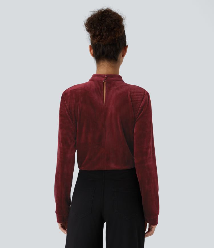 Blusa manga larga botón recortado cuello alto terciopelo acanalado