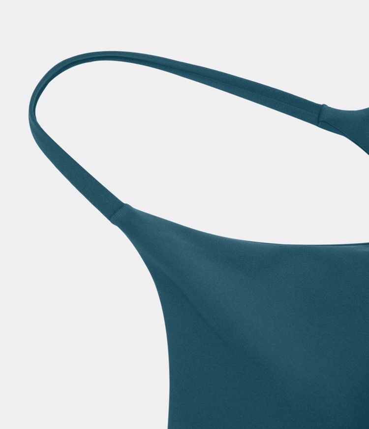 Lässiges Midikleid mit Racerback-Split, asymmetrischem Saum und Rüschen