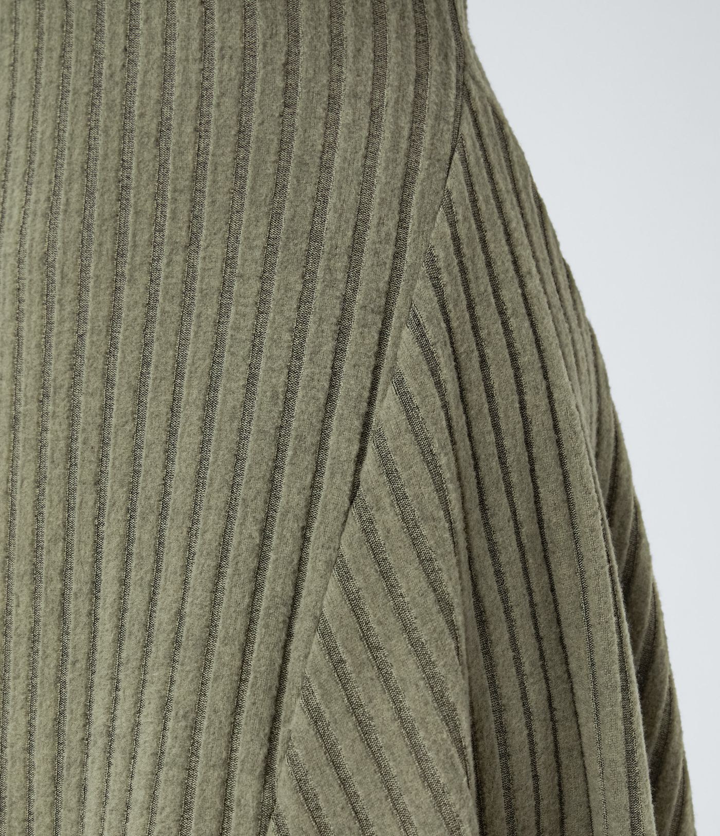 Geripptes Strick-Stehkragen-Langarm-Mini-Freizeitkleid