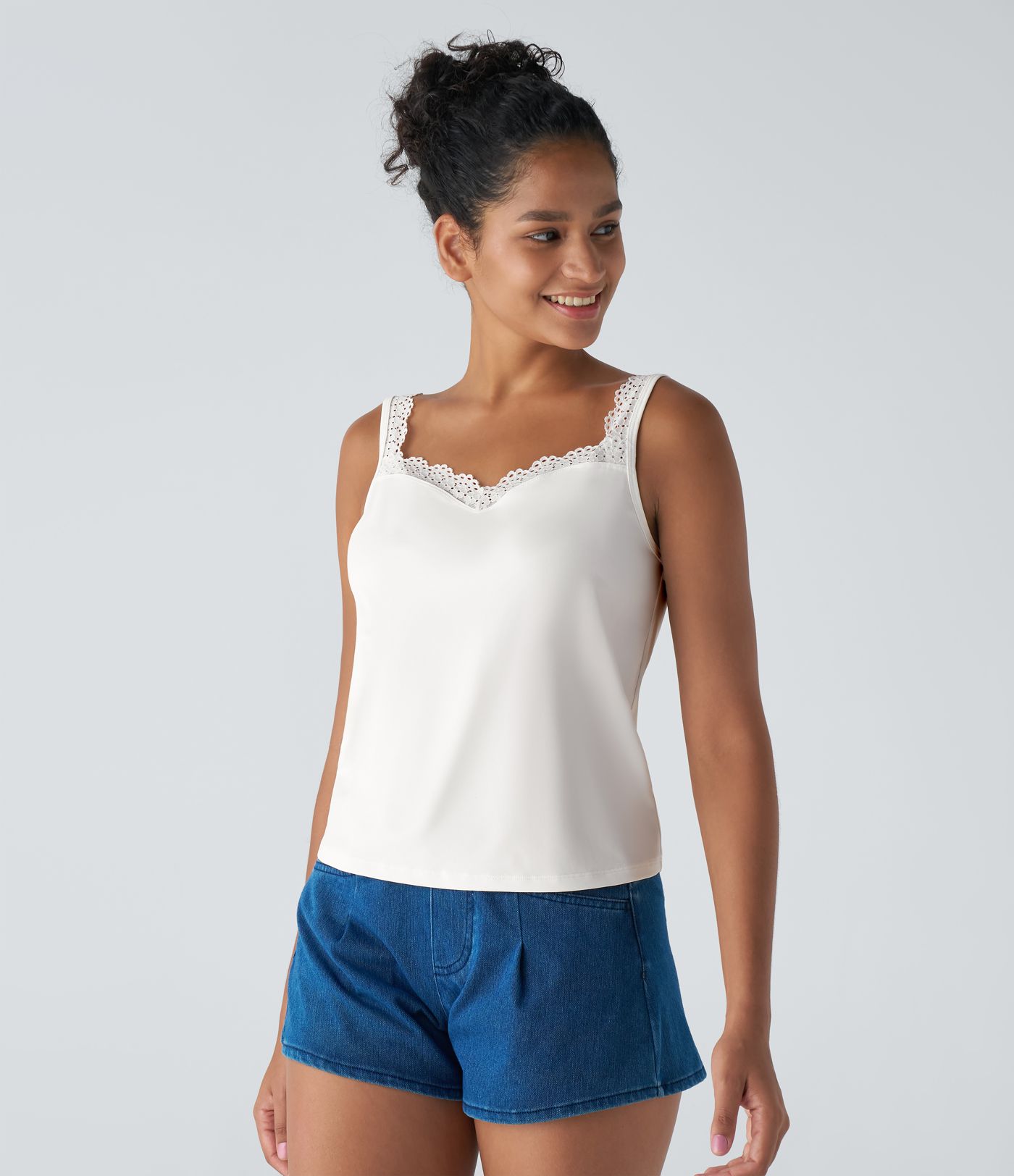 Top sin mangas básico sin espalda encaje contrastante