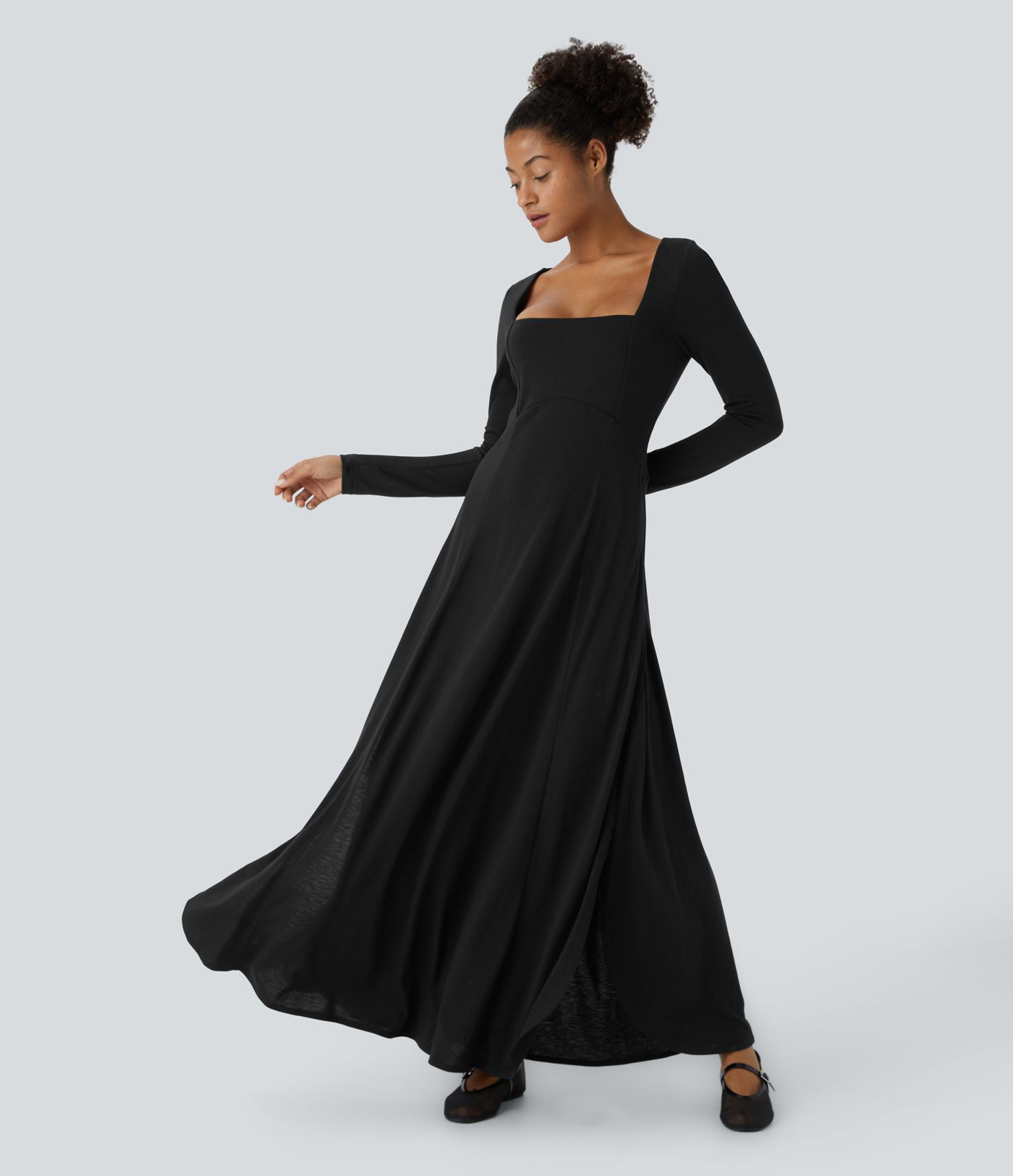 Robe longue évasée à col carré, manches longues et fente