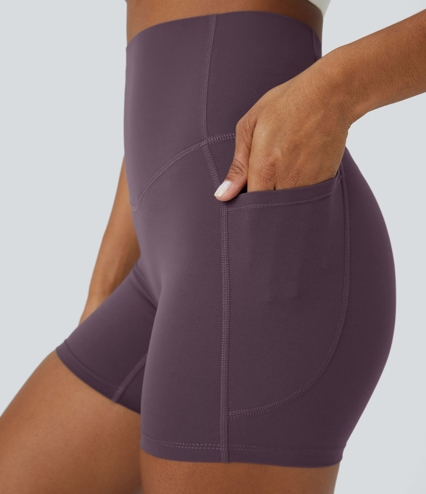 Halara UltraSculpt™ SoCinched Pantalones cortos de ciclismo de cintura alta con control de abdomen, bolsillos laterales y entrenamiento 5''