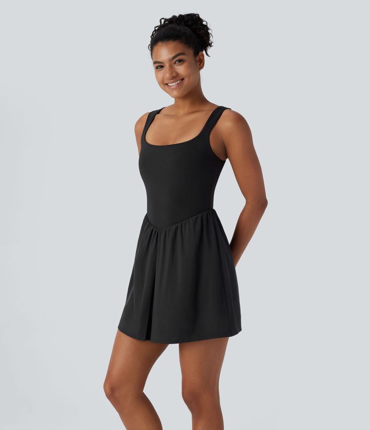 Robe de yoga courte 2-en-1 à col carré et dos nu avec poches latérales Breezeful™