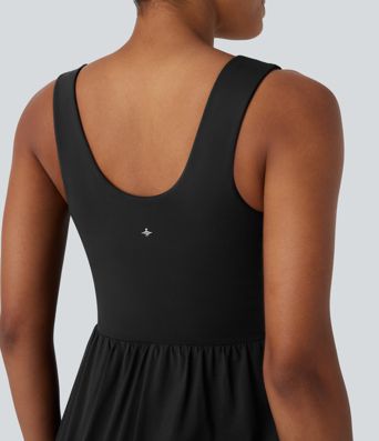 Robe de yoga courte 2-en-1 à col carré et dos nu avec poches latérales Breezeful™