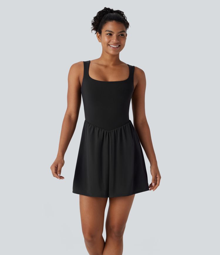 Robe de yoga courte 2-en-1 à col carré et dos nu avec poches latérales Breezeful™