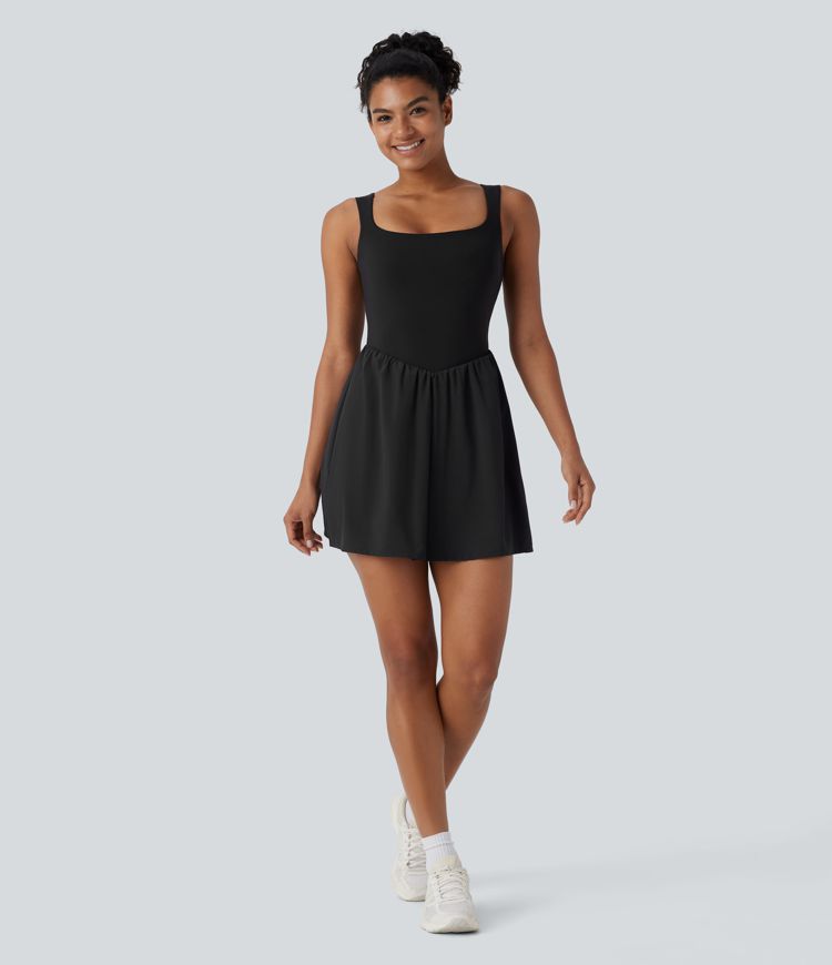 Robe de yoga courte 2-en-1 à col carré et dos nu avec poches latérales Breezeful™