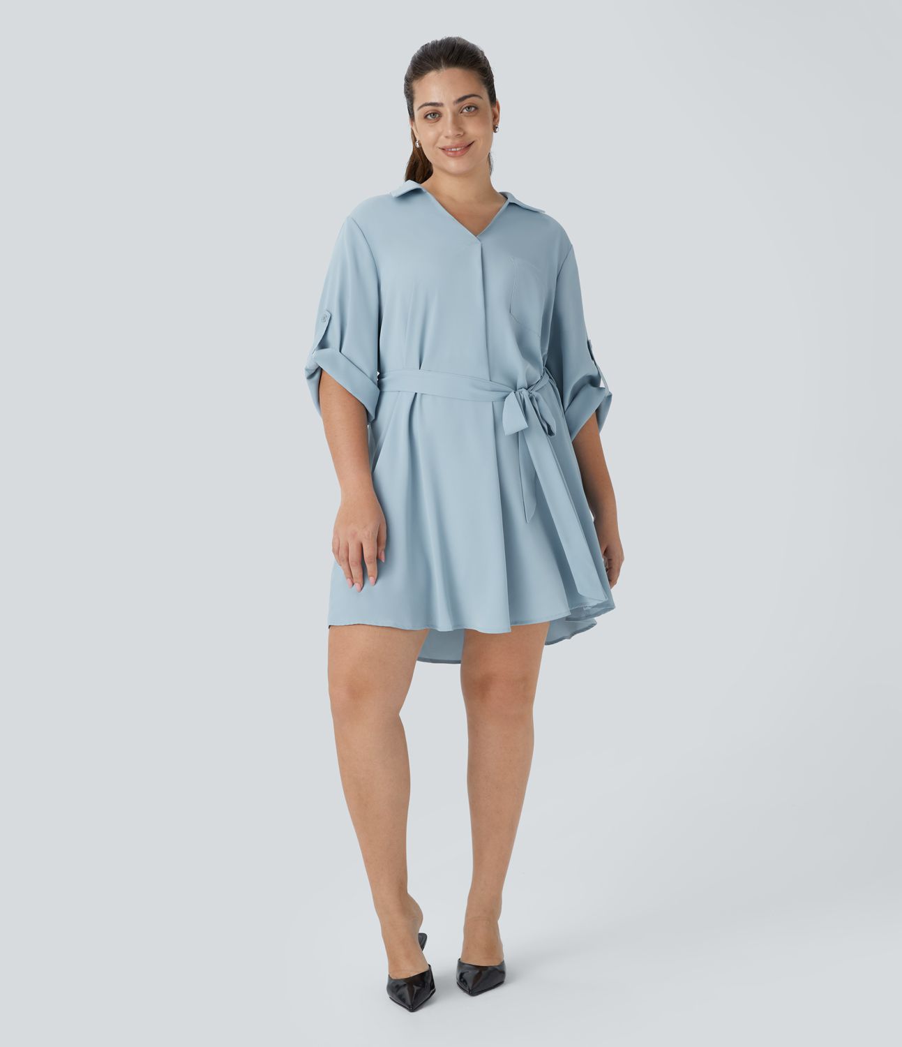 Plus Size Knielanges Hemdblusenkleid mit Kragen, hochgekrempelten Ärmeln und Gürtel 