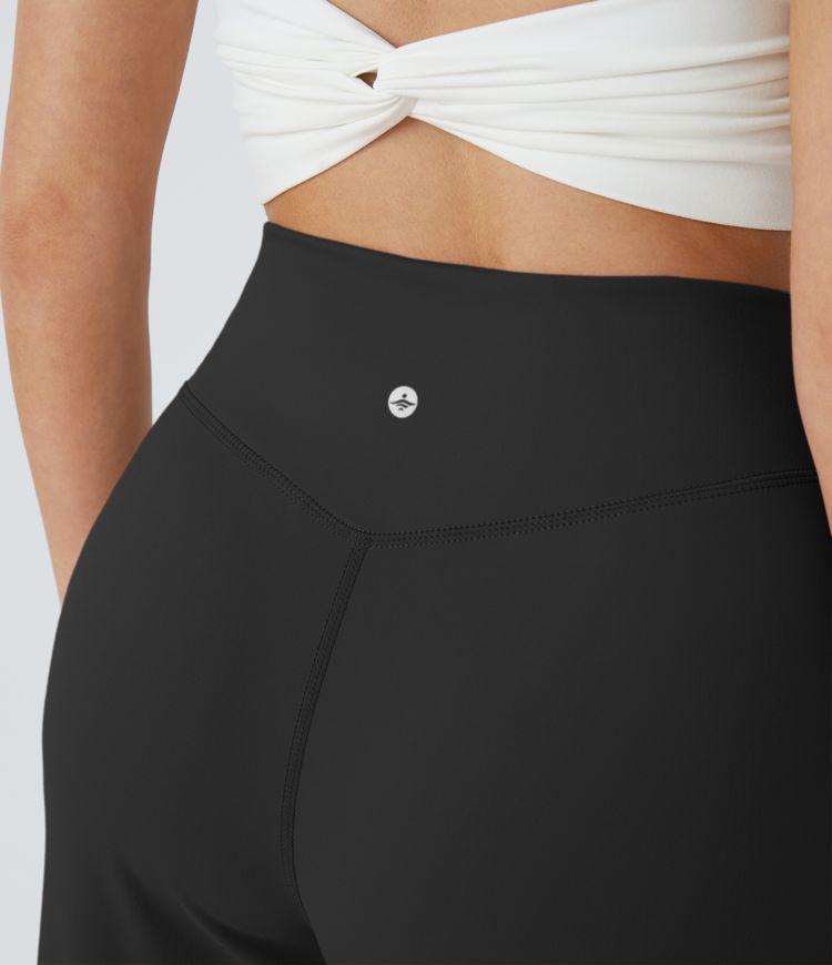 Pantalón recto y ancho Smile con cintura en V con bolsillos y abertura en el bajo